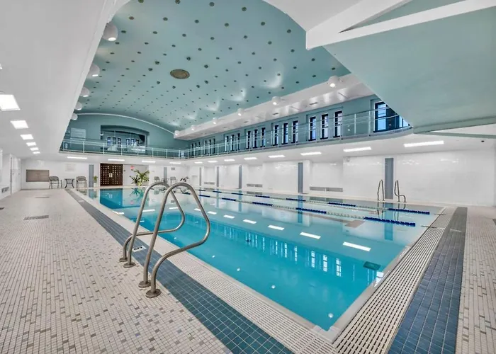 Your Downtown Oasis, Pool Gym In Building Steps From Dining And Top Sights
