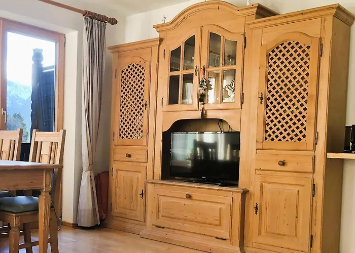 Ferienwohnung Farchanter Alm Mit Schlafzimmer, Wohnzimmer Und Schlafnische