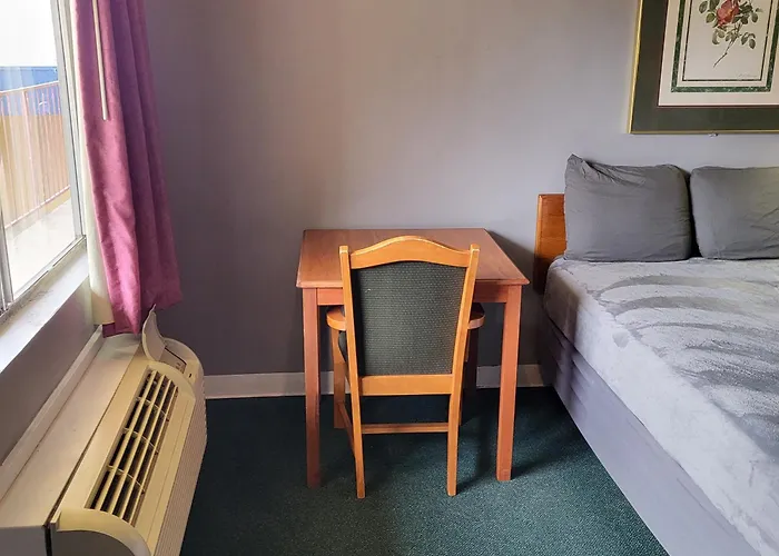 King Bed Hotel Studio 103