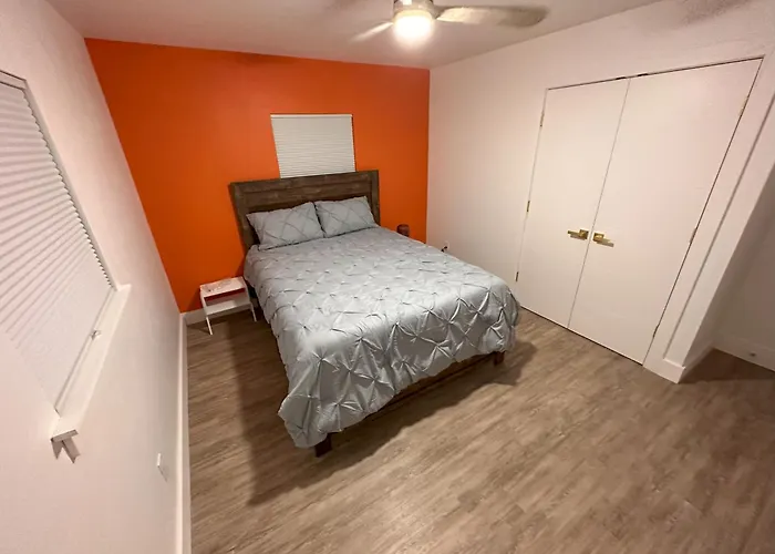 Fully Furnished Executive Housing - Whole House - Mabry Manor
