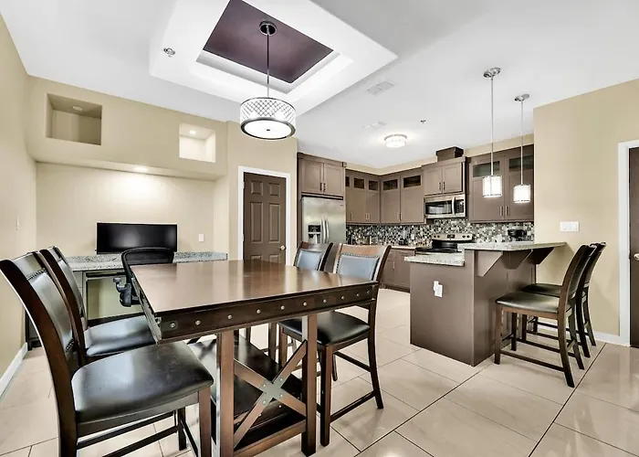 Relax & Enjoy In Our Spacious Townhome Getaway A
