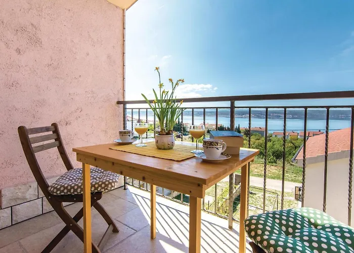 One-Bedroom Apartment In Maslenica
