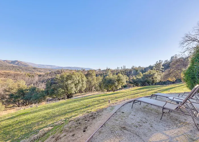 28 Mi To Yosemite: Lovely Mtn Cottage W/ Deck!