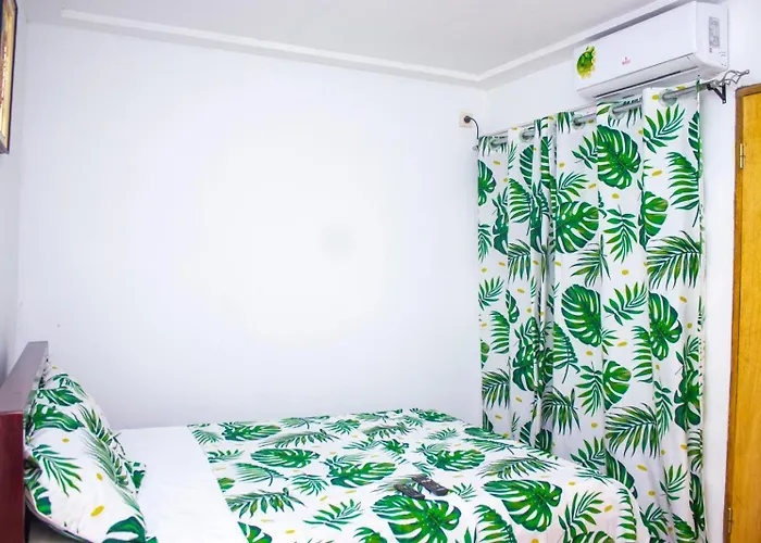 Naiveli-Palm Appartement Meuble Sobre Et Chic