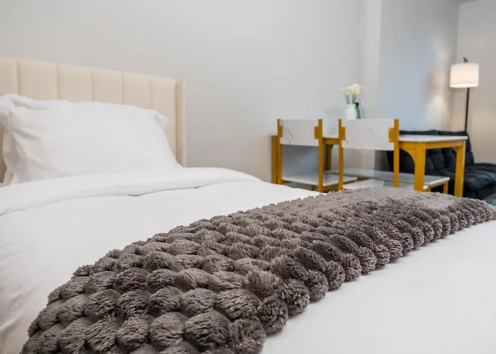 Silverstone Downtown Center Long-Stay Home In Vancouver