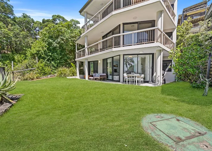Mooloomba Four By Discover Stradbroke