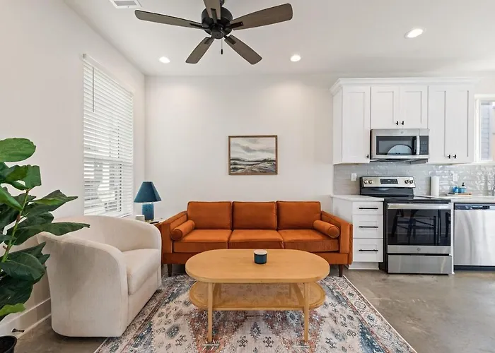 Swamp House Luxury Amenities Chic New 65 Inch Tv