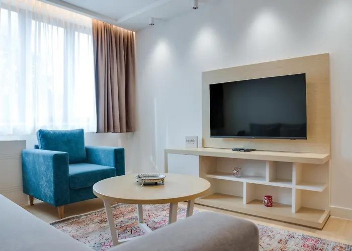 Central Stars Apartments & Free Parking