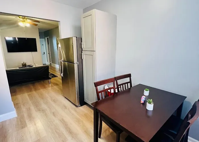 Spacious 3-Bedroom Apartment Stunning Views Nyc