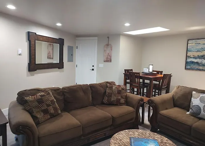 Fun Florence 2 Bedroom Close To All!