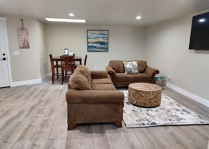 Fun Florence 2 Bedroom Close To All!