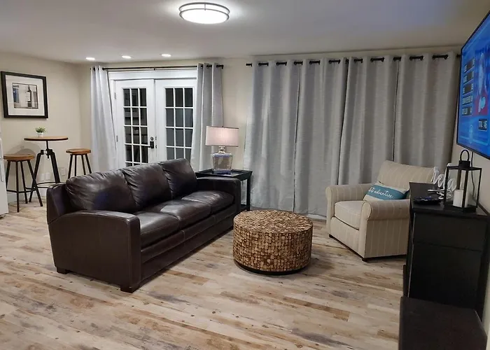 Cozy Harborside Condo, Florence