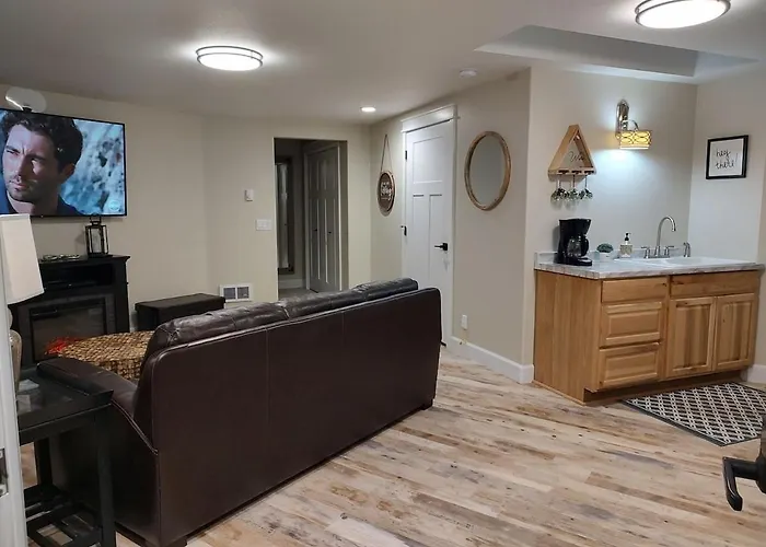 Cozy Harborside Condo, Florence