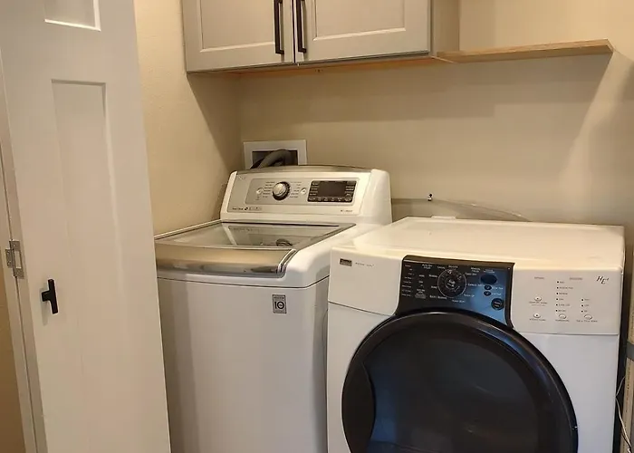 2 Bdrm, Walking Distance To All