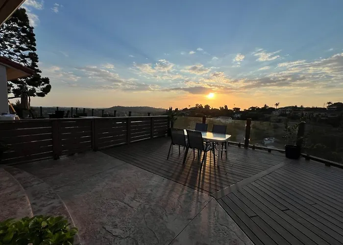 Serenity - Amazing Views & Modern Charm