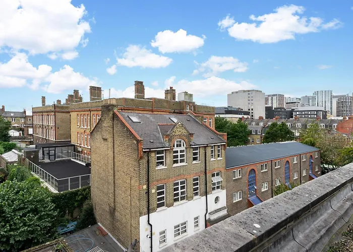 Family Hotel: The Whitechapel