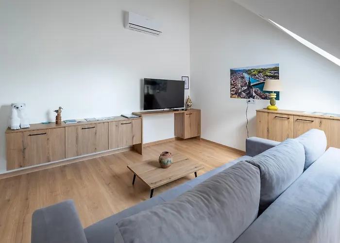 Nomad Apartments - Vue Collegiale