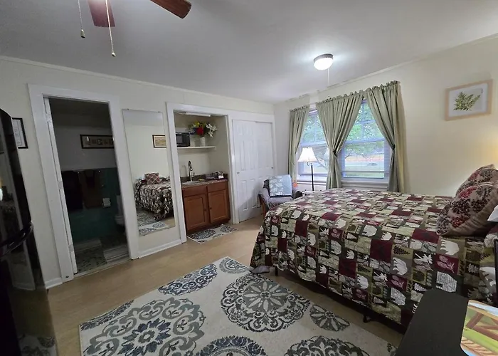 Saranac Lake Studio Apartment