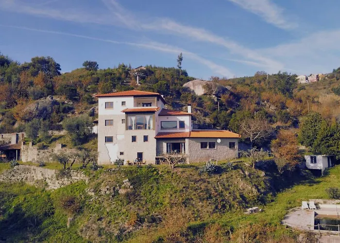 Serra Retreat