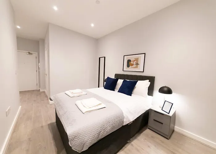 Convenient 2 Bed Apartment In Waterloo Liverpool