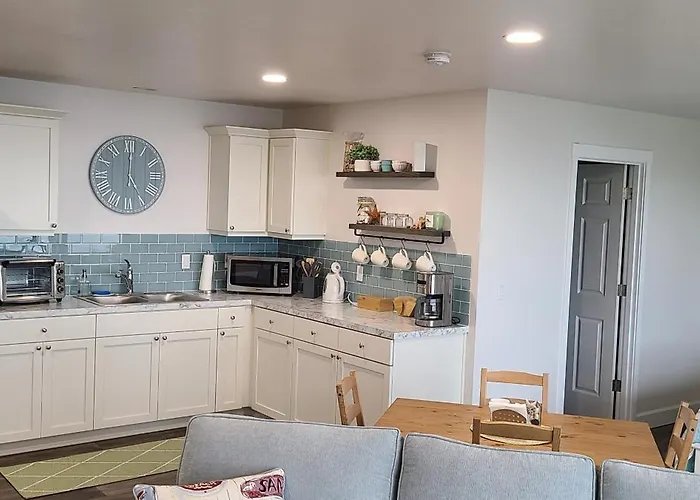 Studio Retreat Outside Neskowin For Up To 2 Guests
