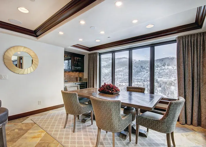 Luxury Ski-In 3 Bedroom Penthouse Inside Pines Lodge, Sleeps 10!