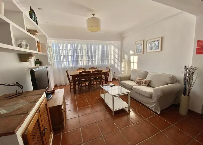 Piso En San Roque, Centro Neuralgico Del Campo De Gibraltar