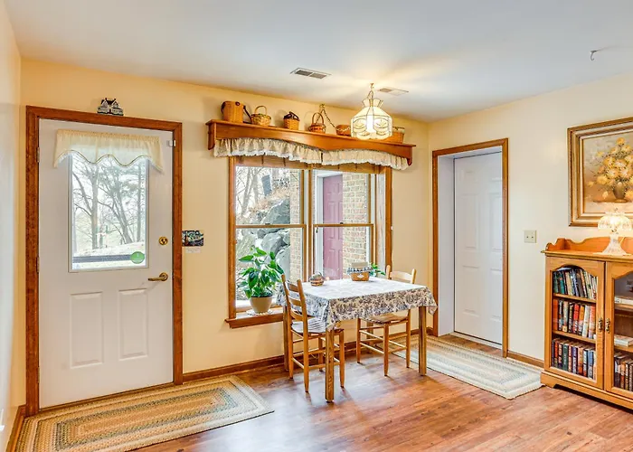 Charming Apartment W/ Yard & Beautiful Gardens!
