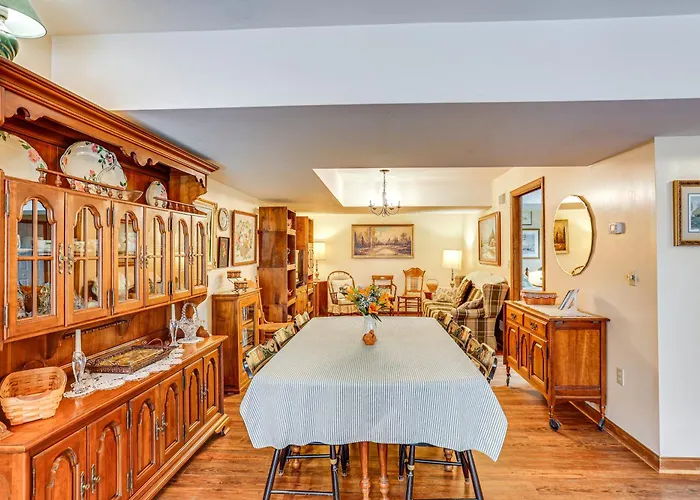 Charming Apartment W/ Yard & Beautiful Gardens!