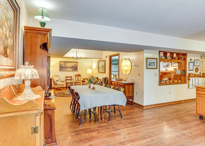 Charming Apartment W/ Yard & Beautiful Gardens!