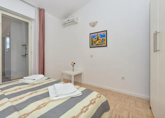 House Santro
