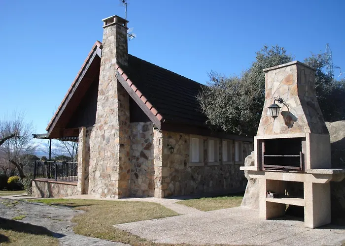 Una casita en el campo dentro de la ciudad