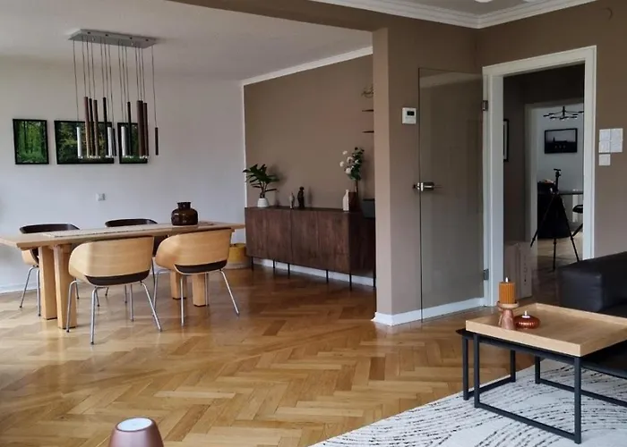 Im Zentrum Von Leverkusen, Helle 3-Zimmerwohnung 80 M2