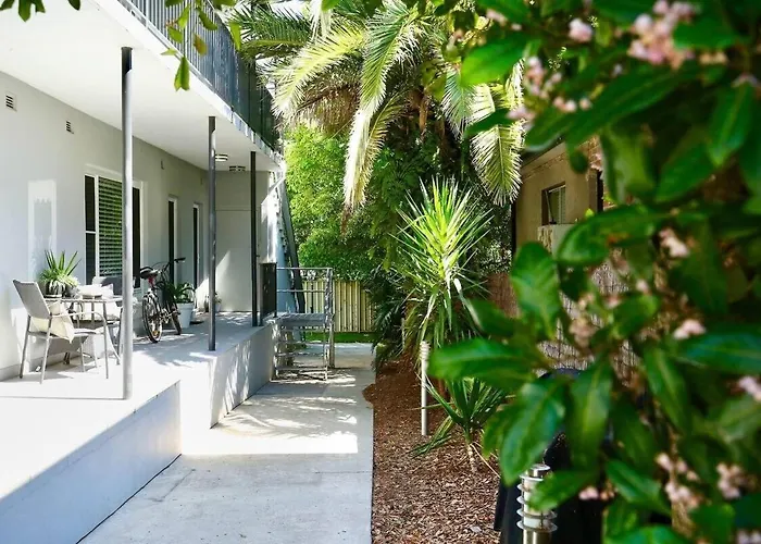 Cosy And Calm Unit In Cronulla