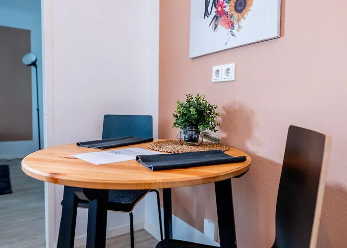 Ferienwohnung Schaaf, Zentrale Lage, Klimatisiert, Netflix, Inklusive Parkplatz