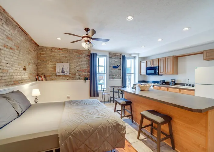 Cozy Lowell Studio ~ 19 Mi To Grand Rapids!