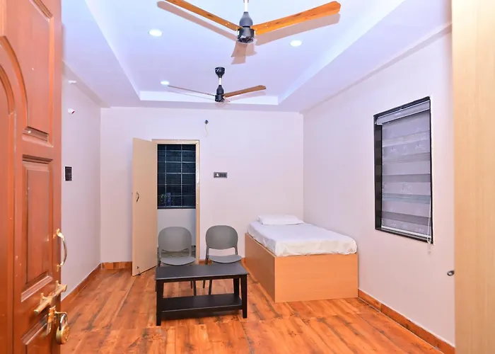 Swagan Home Stays Air Conditioned Deluxe One Bed Room Studio Apartment