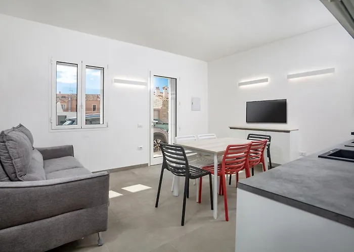Aquarius Deluxe Apartments