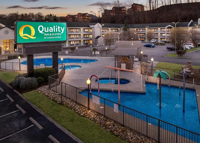 Beach hotel: Quality Inn & Suites At Dollywood Lane