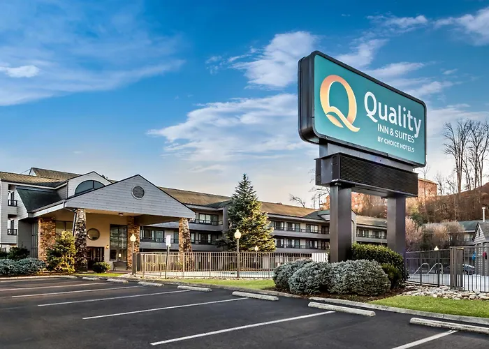 Beach hotel: Quality Inn & Suites At Dollywood Lane