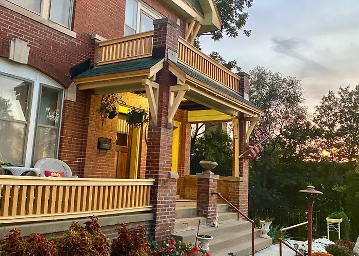 The Edmond An 1887 Arts & Crafts Gem