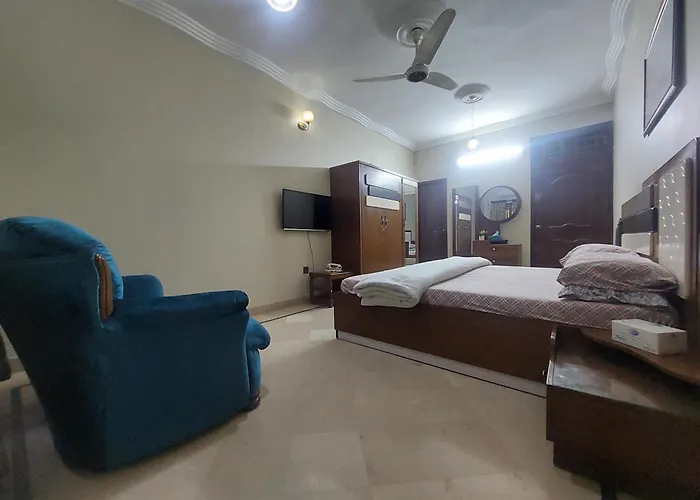 The Rooftop Haven Penthouse 2Br Gulistan E Joher Blk 14