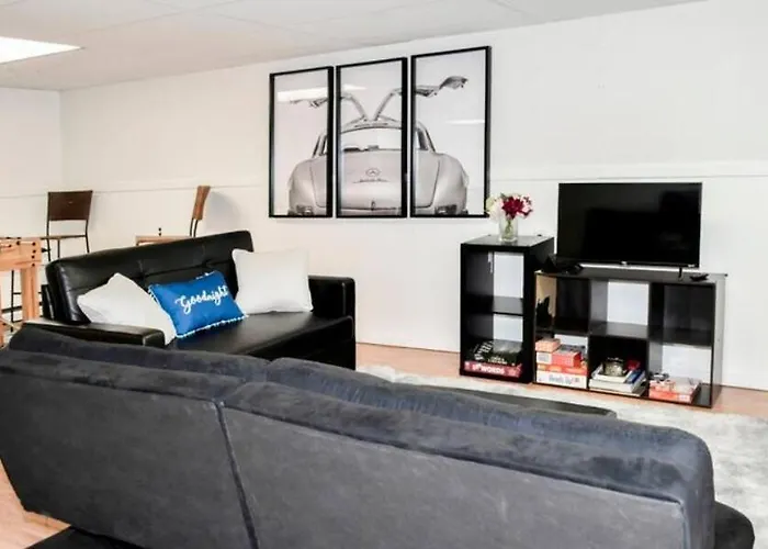 Walk To State Park, 6Bed,Hot Tub & Game Room