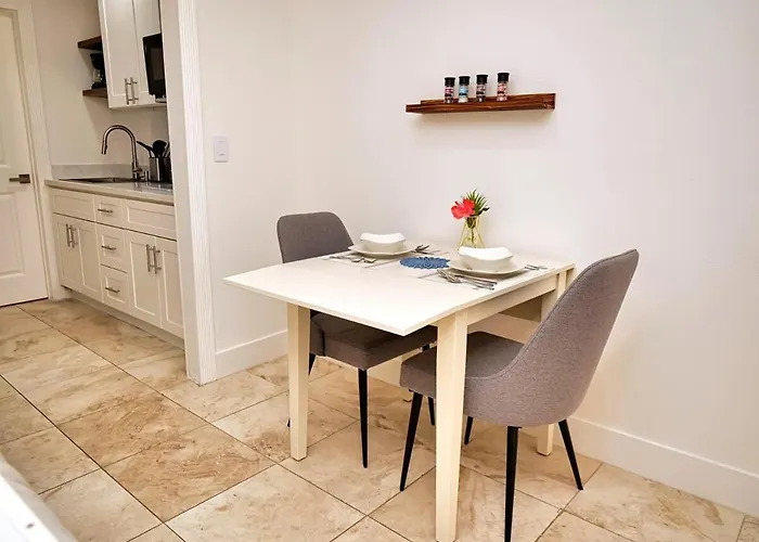 Molivu Homes Studio - Petfriendly - King Bed - W-D