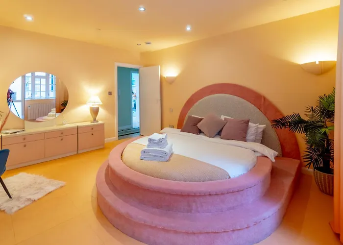 The Courtyard Suite By Margate Suites