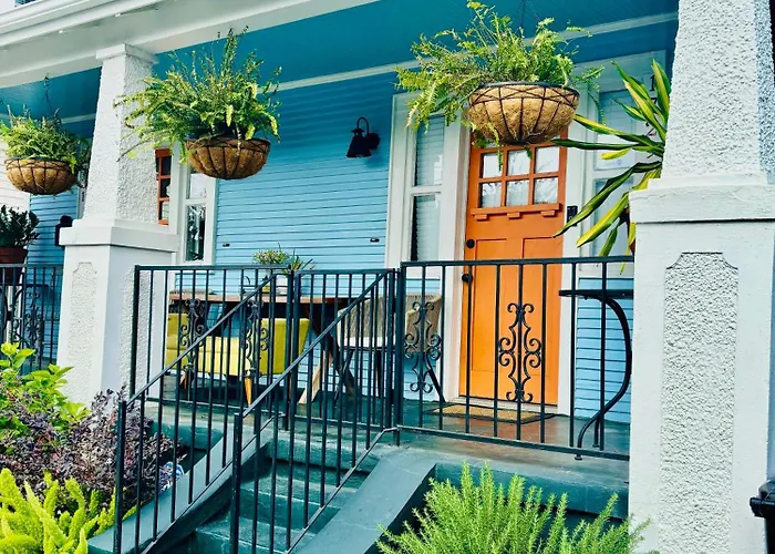 Charming Creole Cottage Near French Quarter