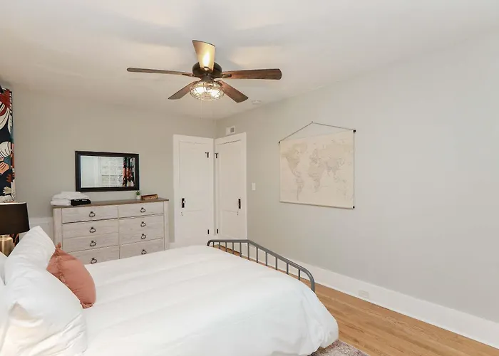 Sojourn At Colley Manor Unit 4