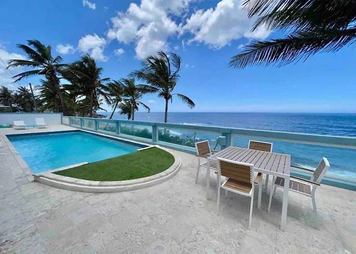 Coastal View Beach Front Apartment With Pool