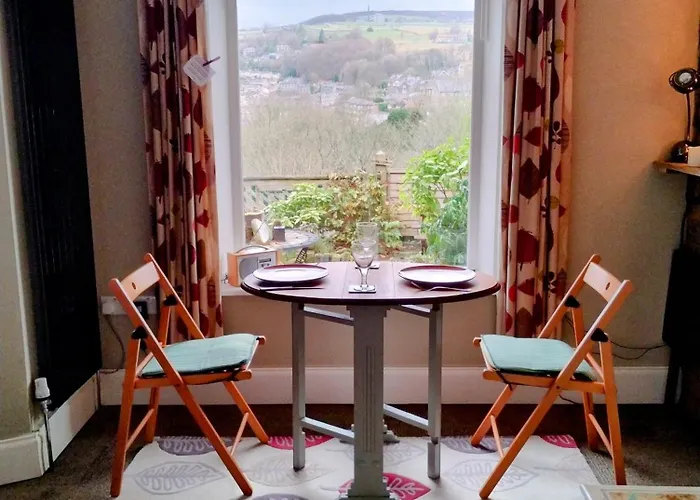 The Cabin - Great Views, Garden, Netflix, Near Town