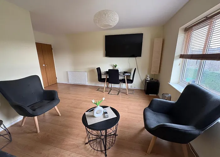 Stylish Stay Apartment Uxbridge 5 Min Walk To Brunel University 40 Min To Central London Free Parking - Everything Nearby Misk Homes #2
